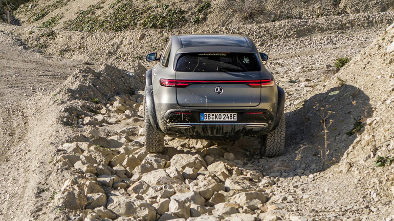 Το ηλεκτρικό 4Χ4 της Mercedes πάει παντού